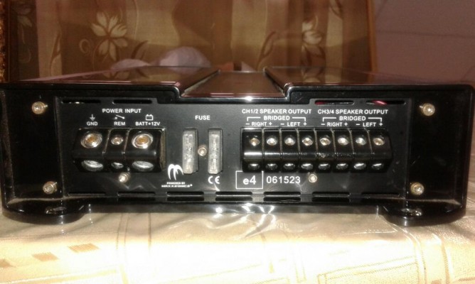 Amplificador MB QUART 4 Canales